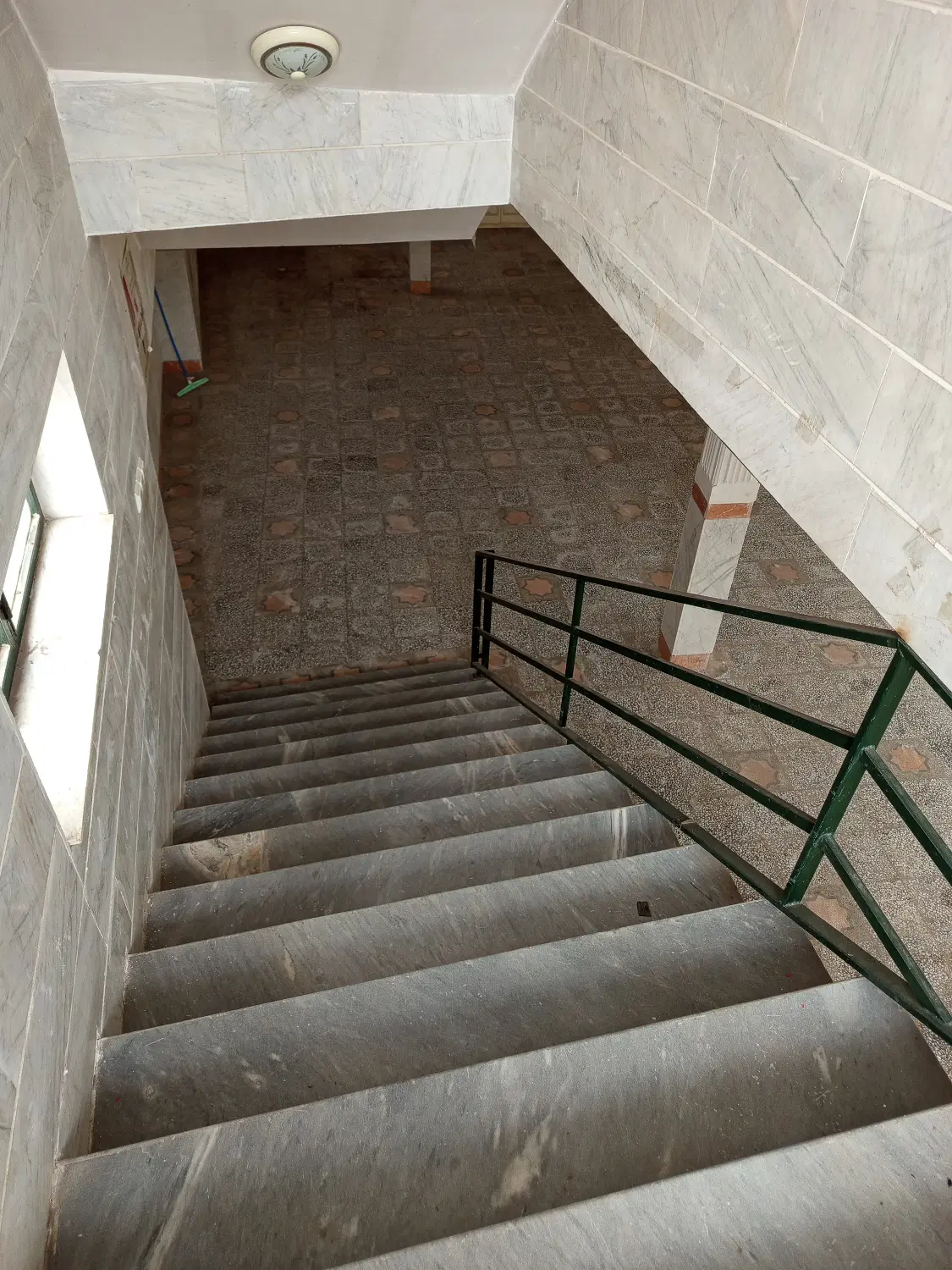 زیرزمین ۱۶۰ متری تجاری محله اوچدکان