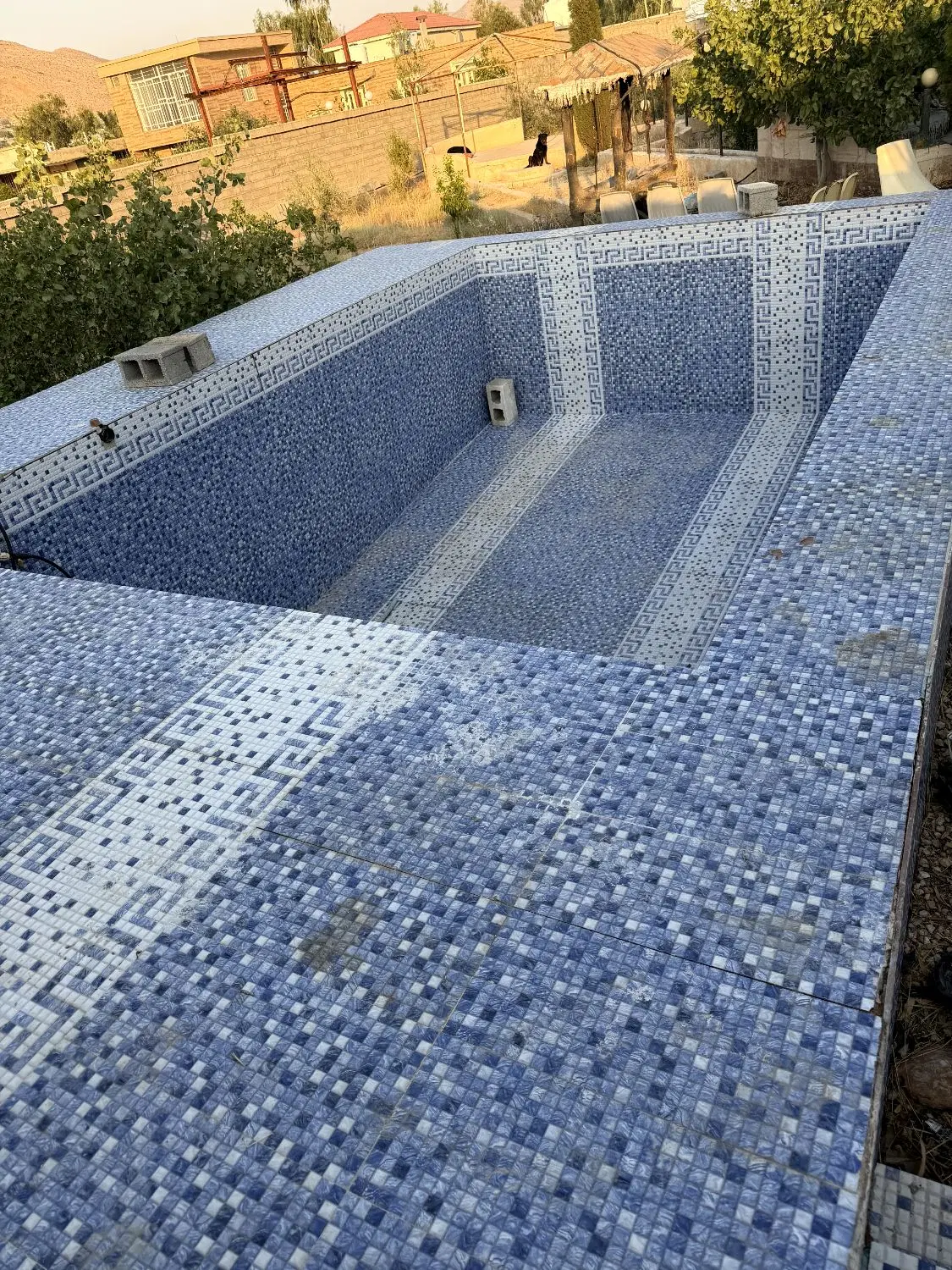 نزدیک باغ شهری ب شیراز مجموعه نشاط ۱۵۰۰متری