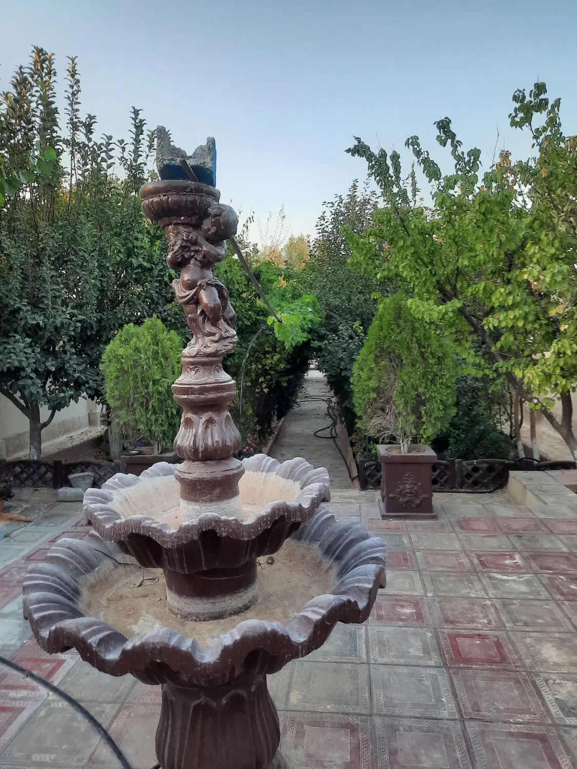 فروش باغ ویلای ۶۵۰متری با امکانات کامل