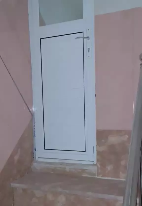 ۱۸۰ متر طبقه اول تجاری رهن و اجاره سی متری دوم