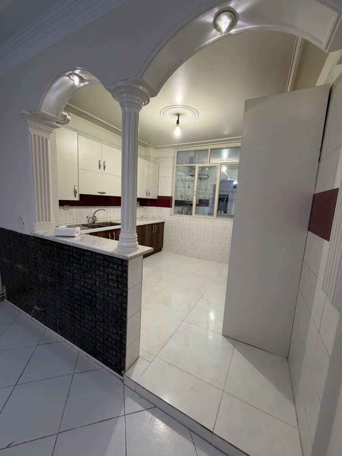 ۷۲ متر ۲خواب طبقه دوم اذربایجان پارکینگ تک واحدی