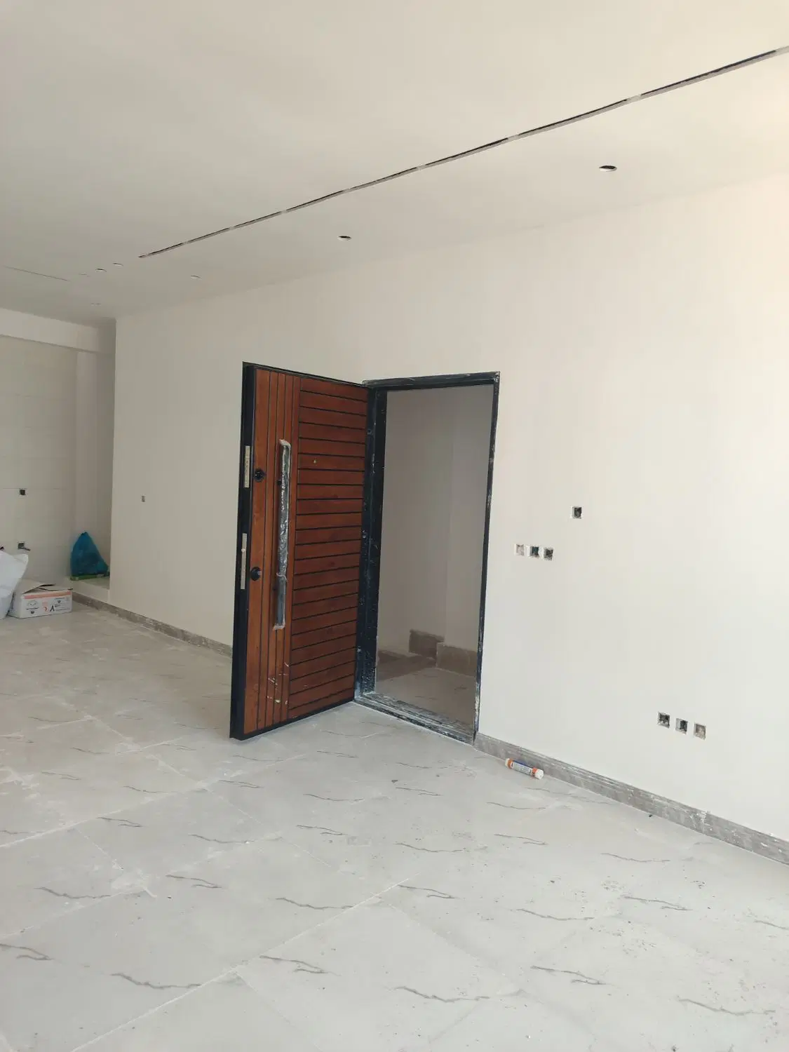 فروش آپارتمان طبقه اول دو خواب
