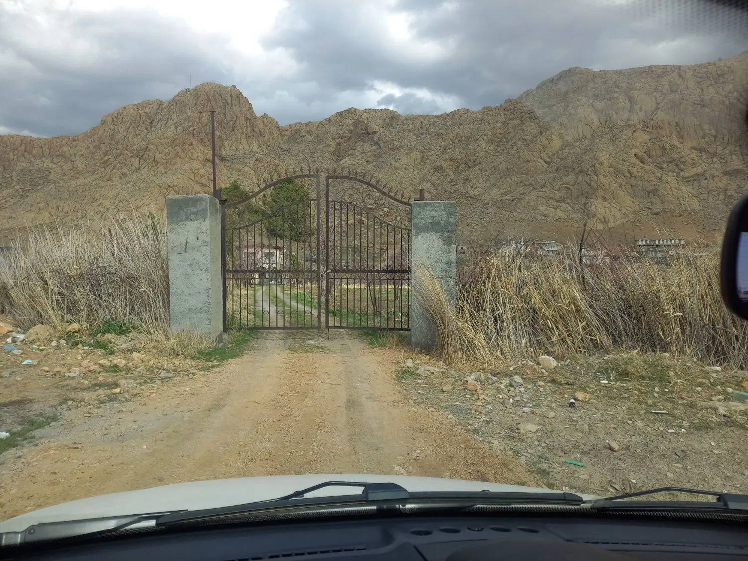 زمین باغ