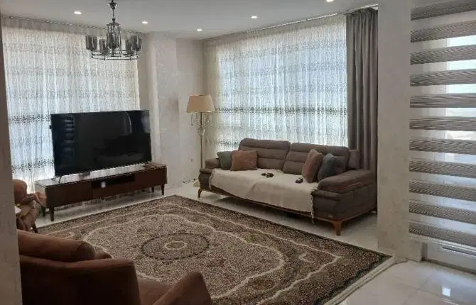 اجاره واحد مسکونی برای همخونه خانم