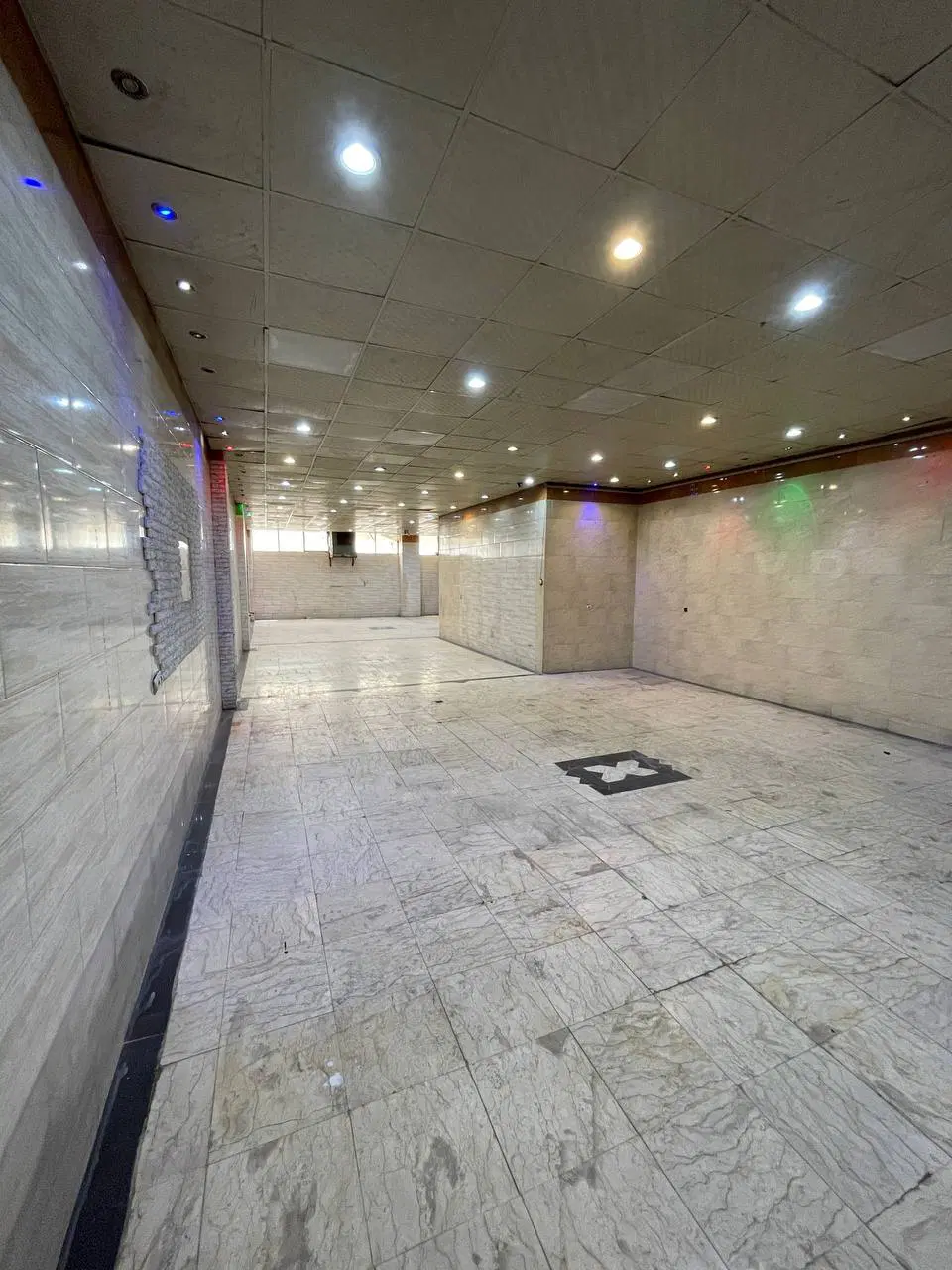 مغازه تجاری