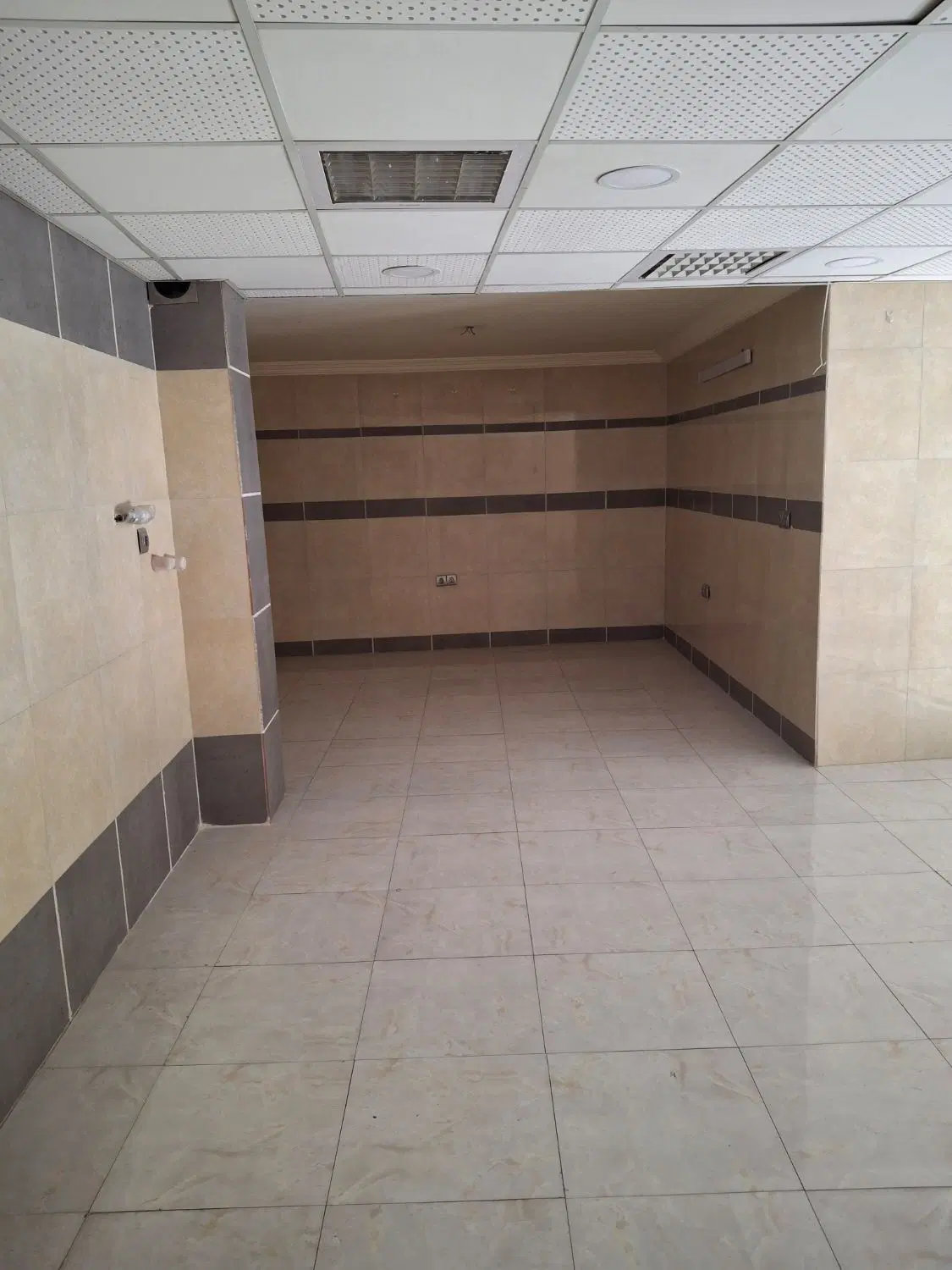 مغازه تجاری حاشیه ارگ شمالی