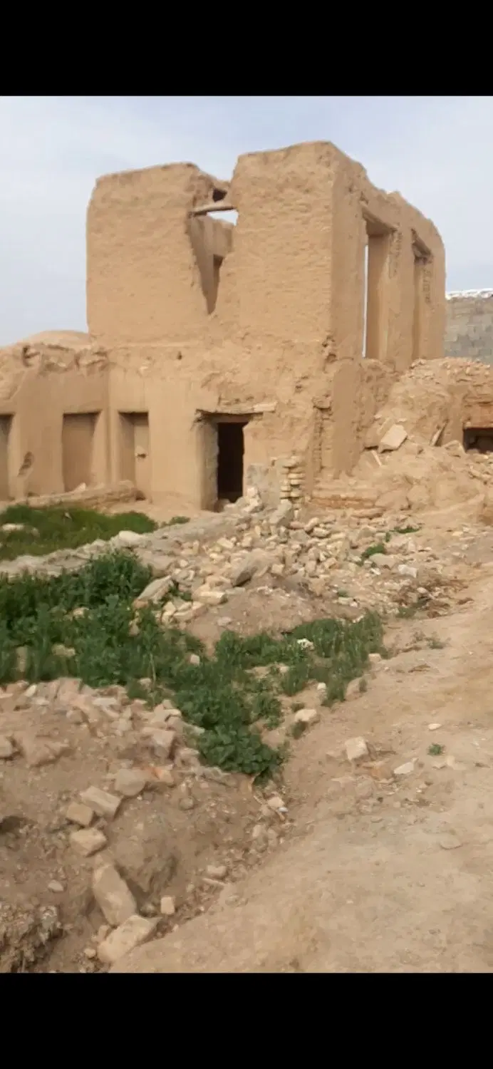 زمین مسکونی سنددار قواره ۶۰ متری