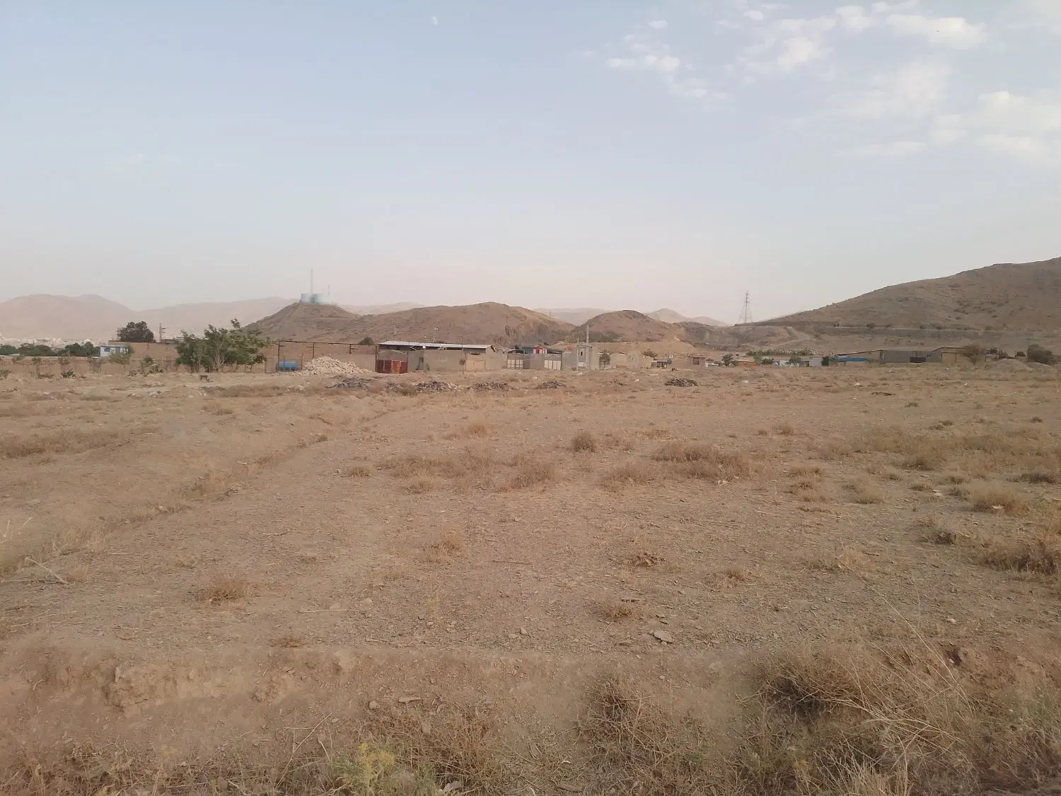 زمین مودر.چسب شهرباموقیعت خوب