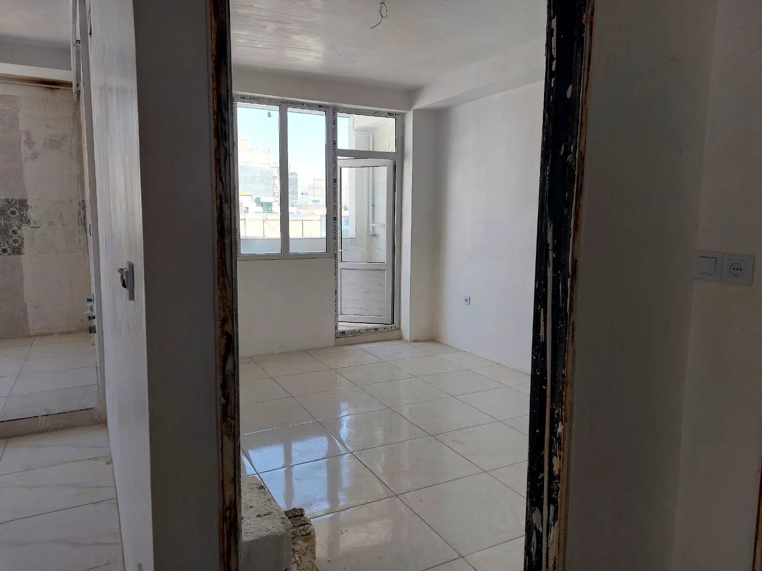 اپارتمان خشک ۱۰۰متری،