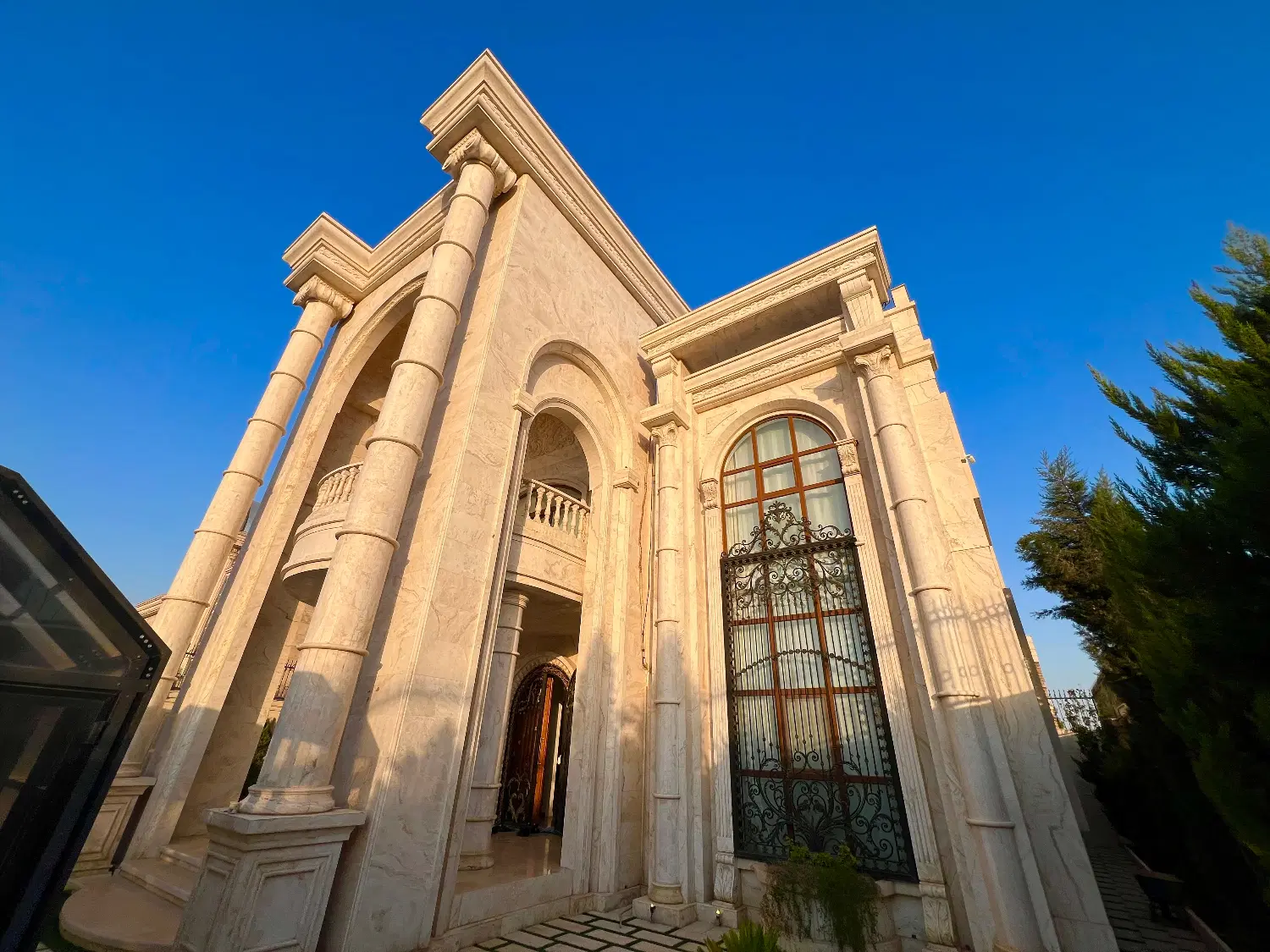 ۱۰۰۰متر عمارت دوبلکس زیر قیمت در کردامیر شهریار