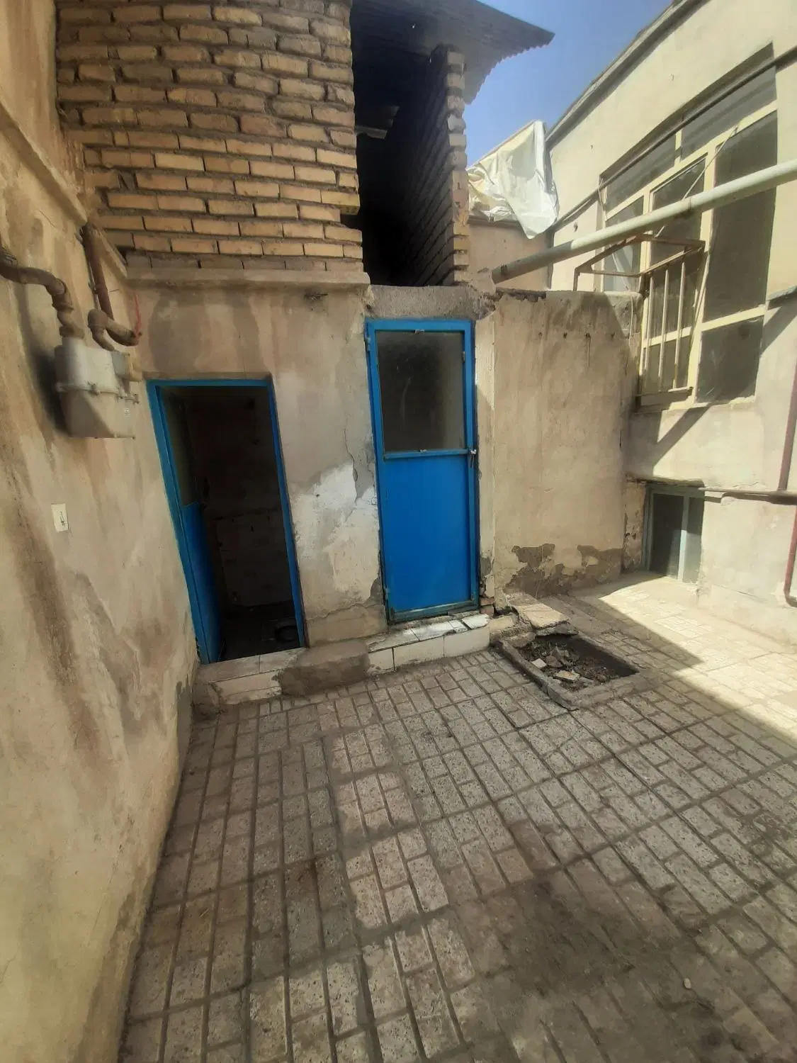 منزل کلنگی در فروش و هم در اجاره
