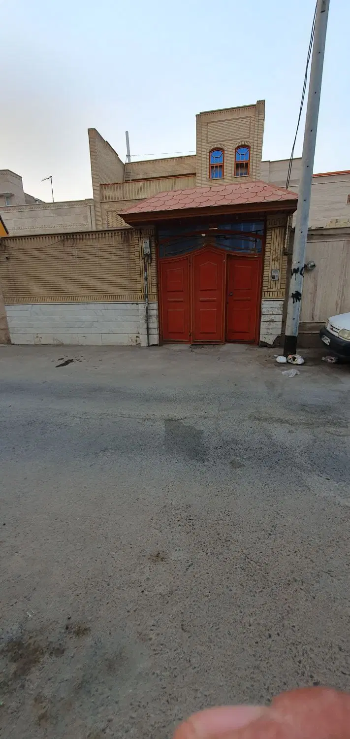 منزل ویلایی ۳ طبقه خوش قیمت