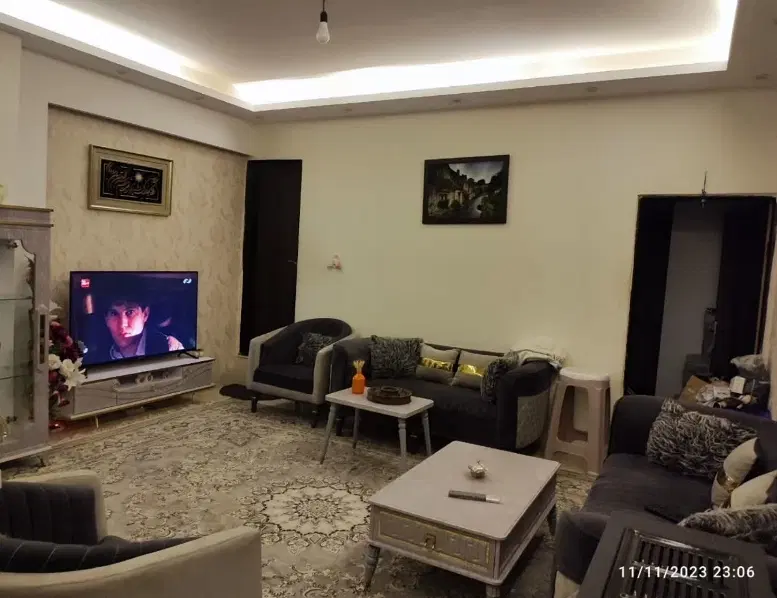 حاشیه خیابان _مناسب زوجین جوان _نقلی تر تمیز
