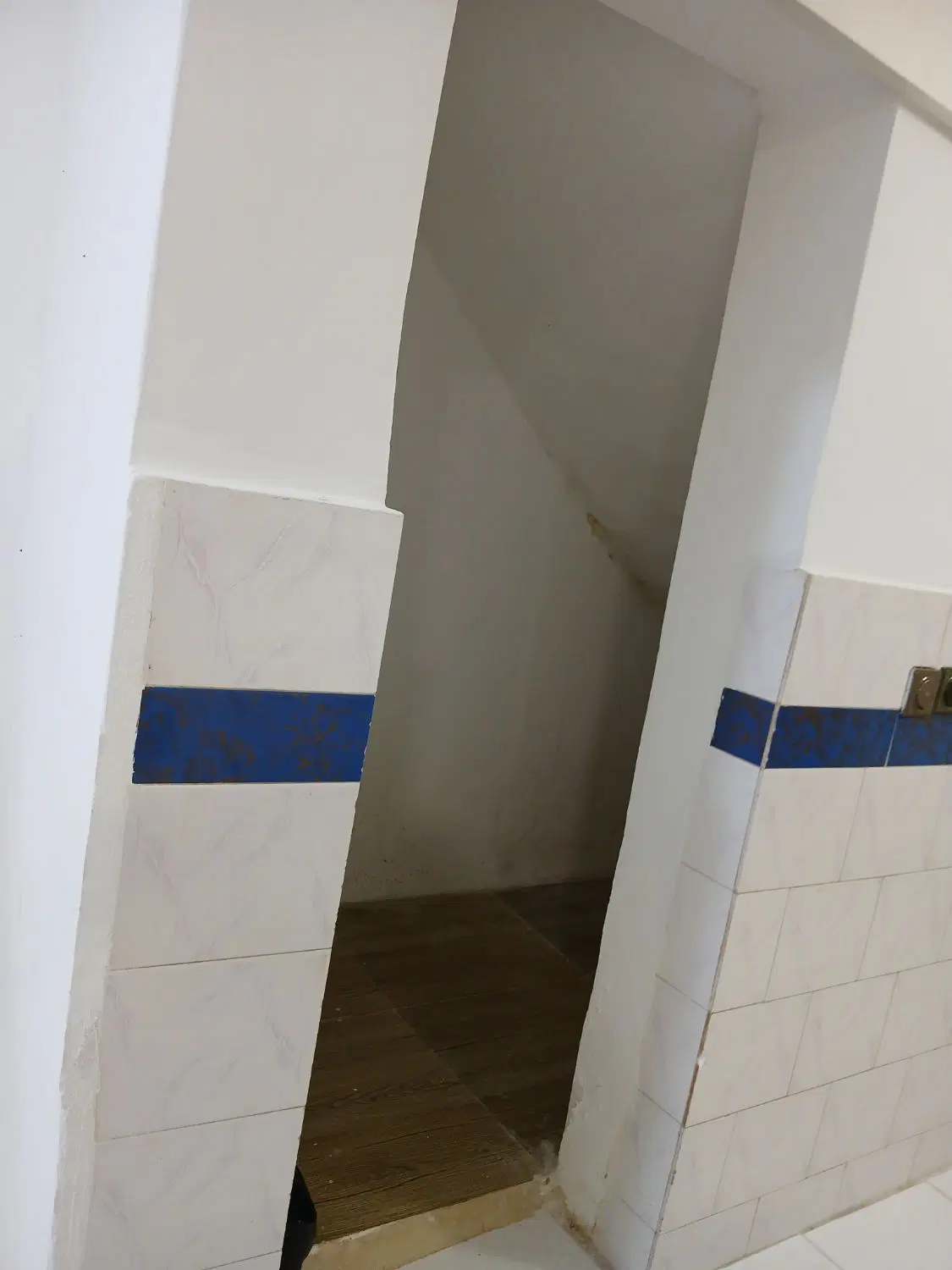 ۷۵ متری راه جدا