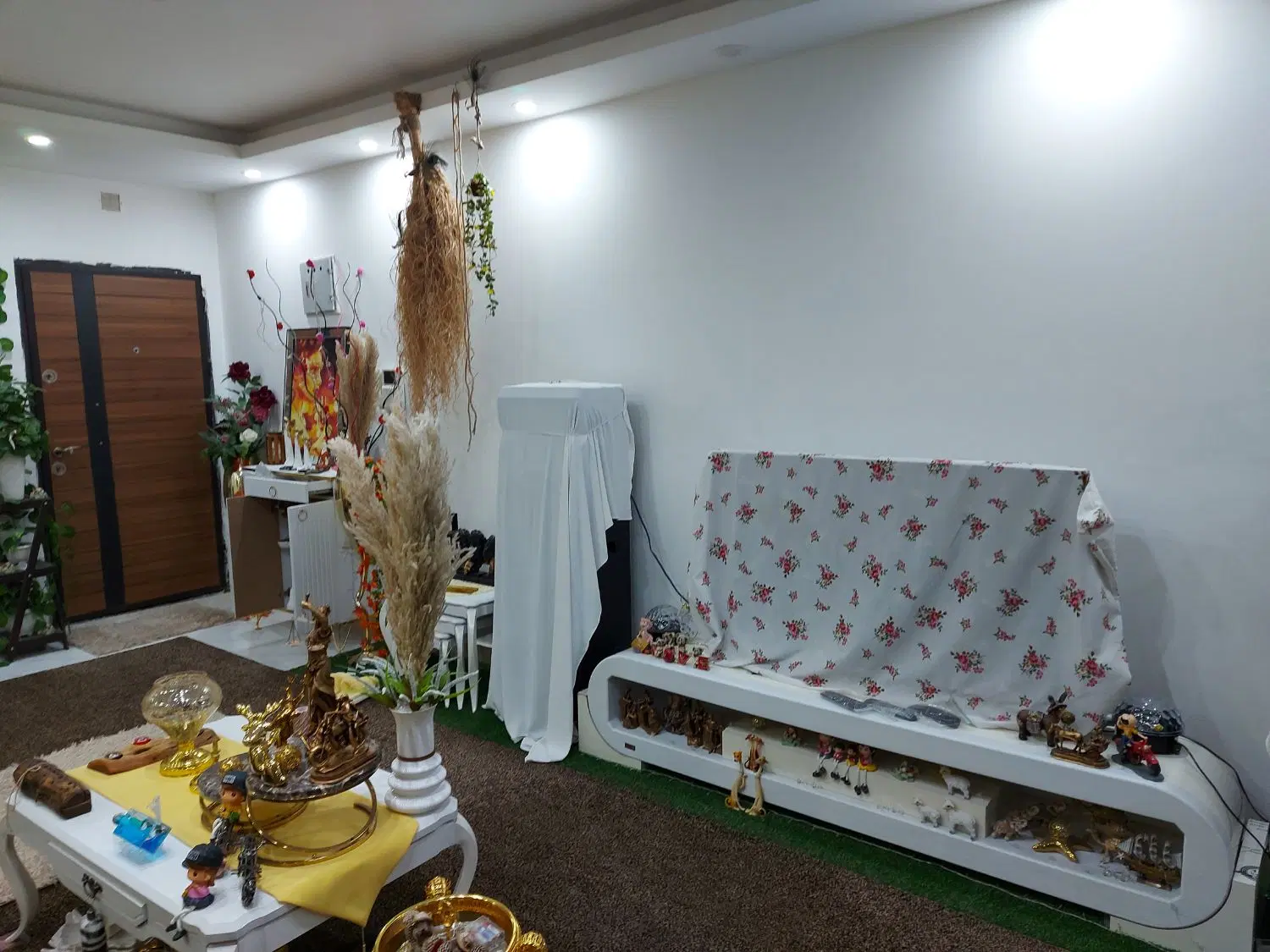 فروش واحد ۸۰ متری نرگس