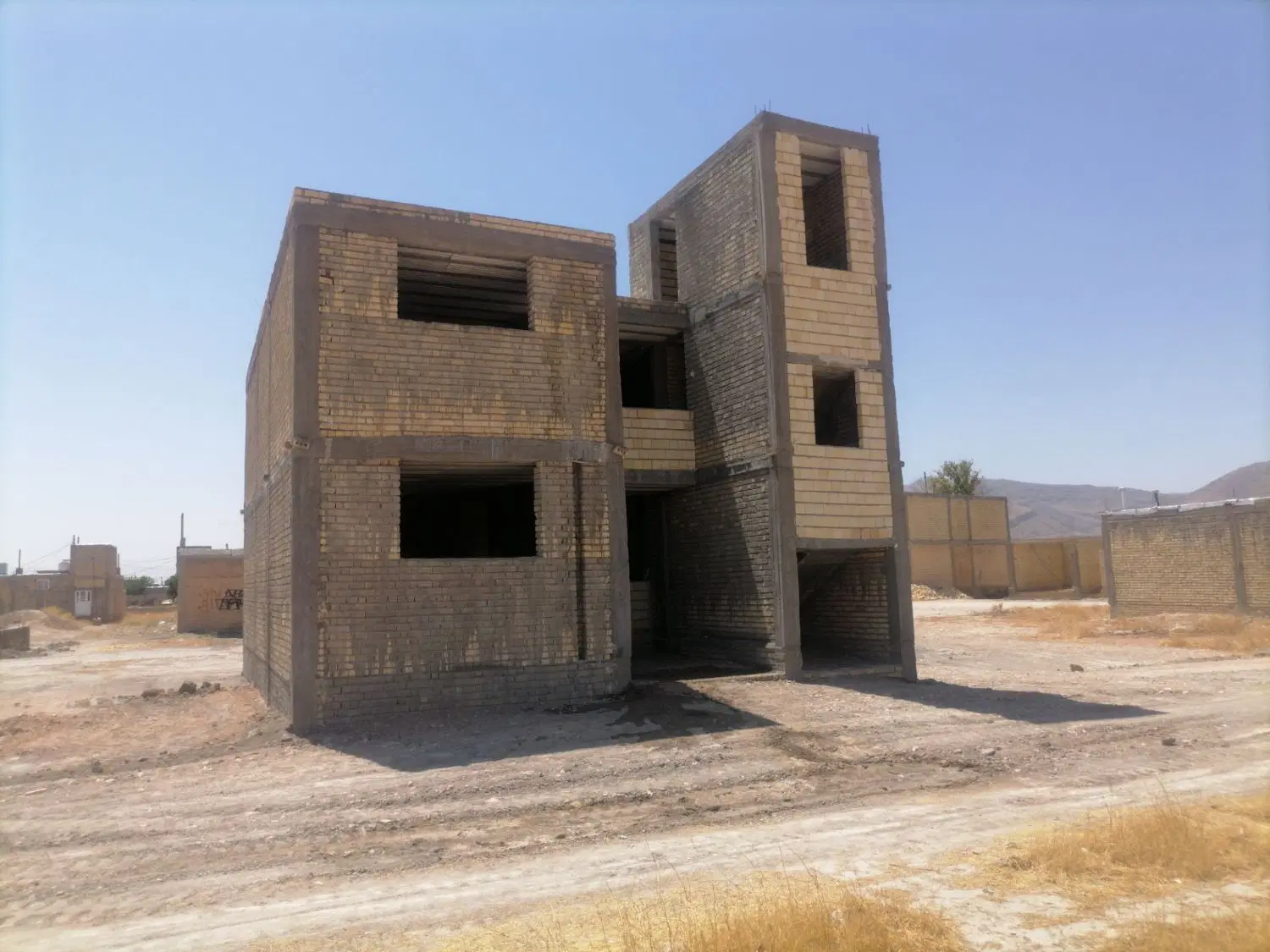 فروش اسکلت ۲ طبقه جمال آباد
