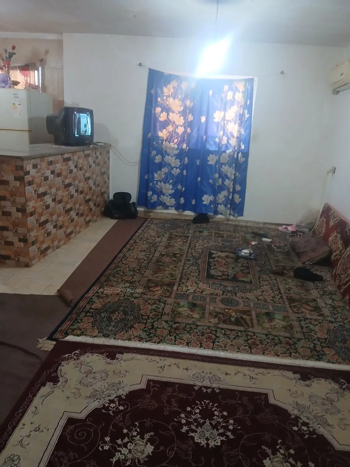 نیازمندیک هم اتاقی وهم خونه