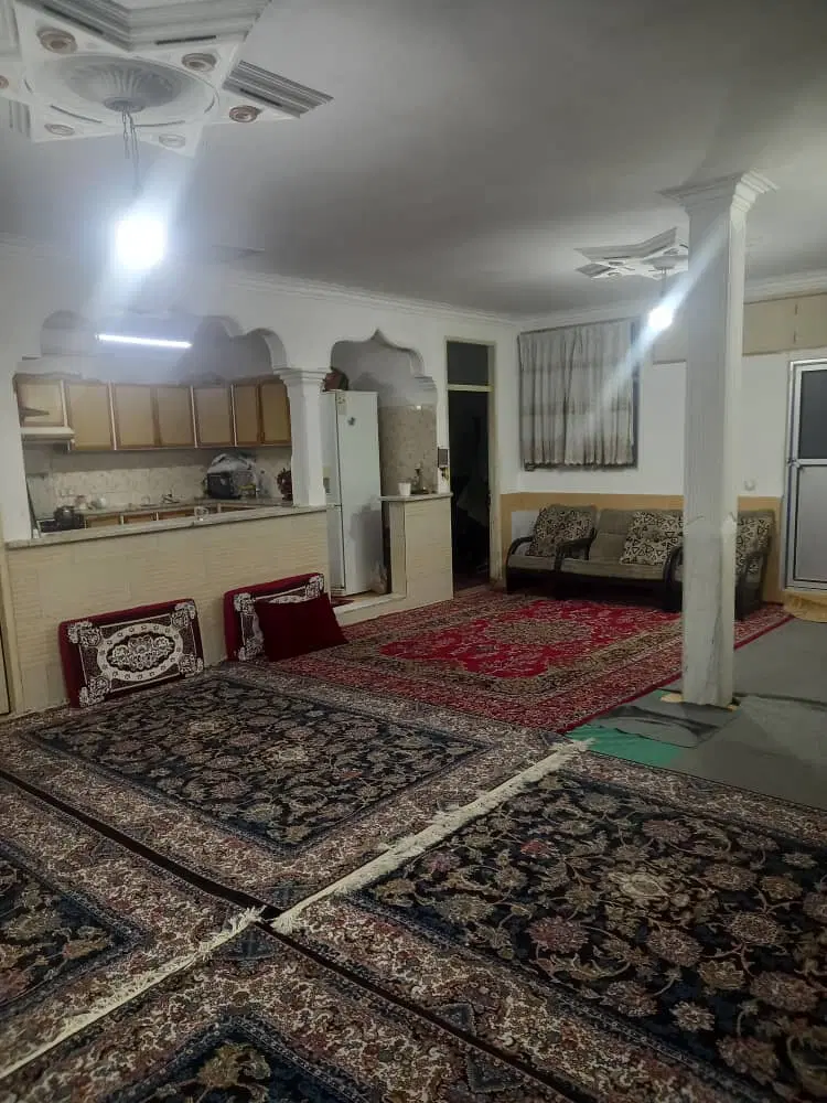 ۱۱۰ متری در رباط کریم