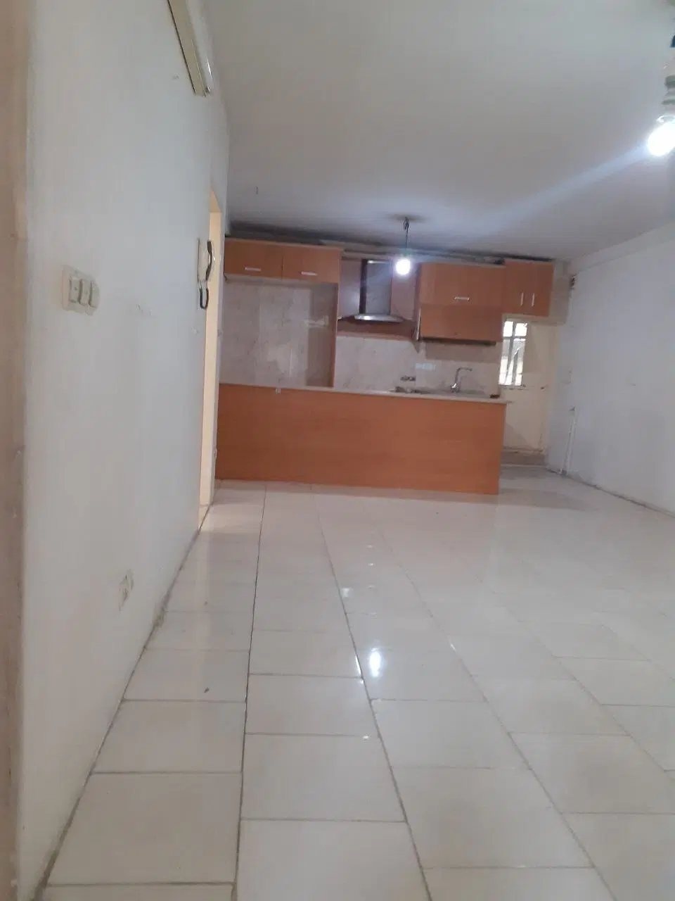 واحد ۶۵ متری طبقه همکف با حیاط