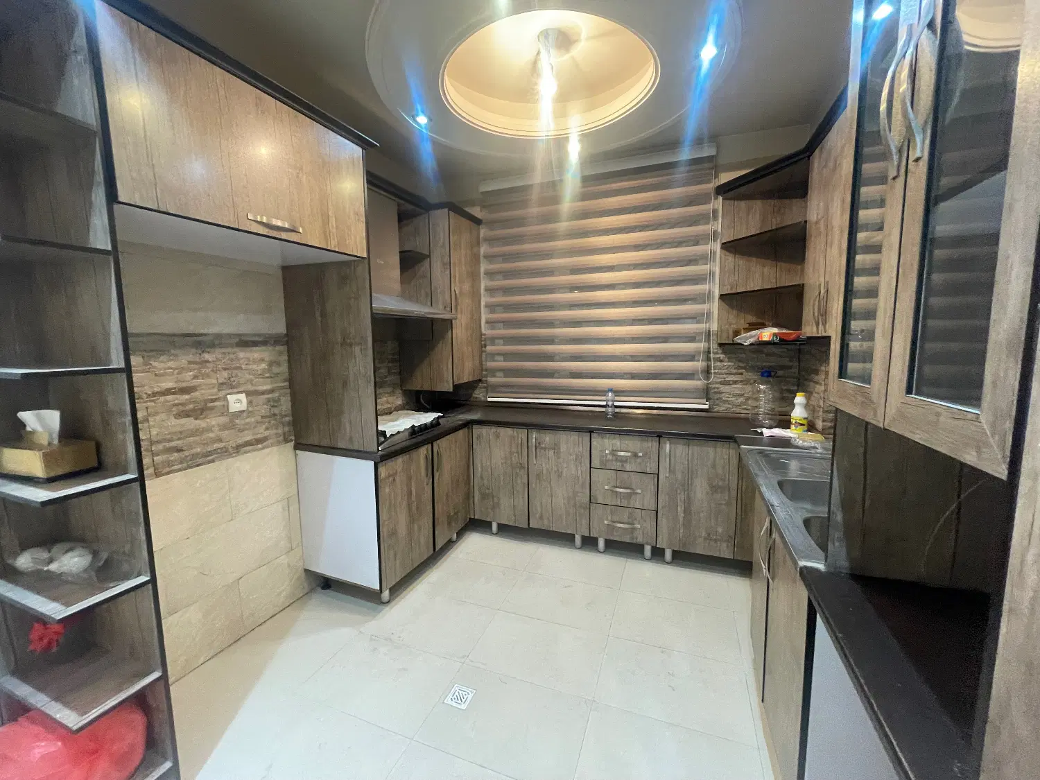 ۶۸ متر۲ خواب تکواحد با اسانسور و انباری تخلیه