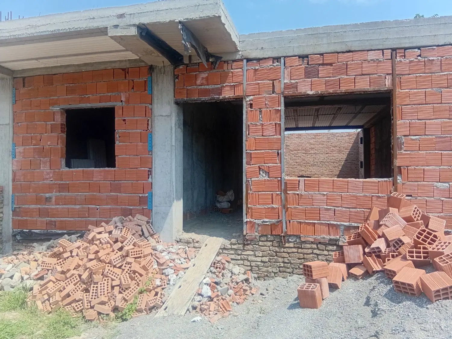 فروش فوری ملک نیمه ساخت روستای اهنگرمحله