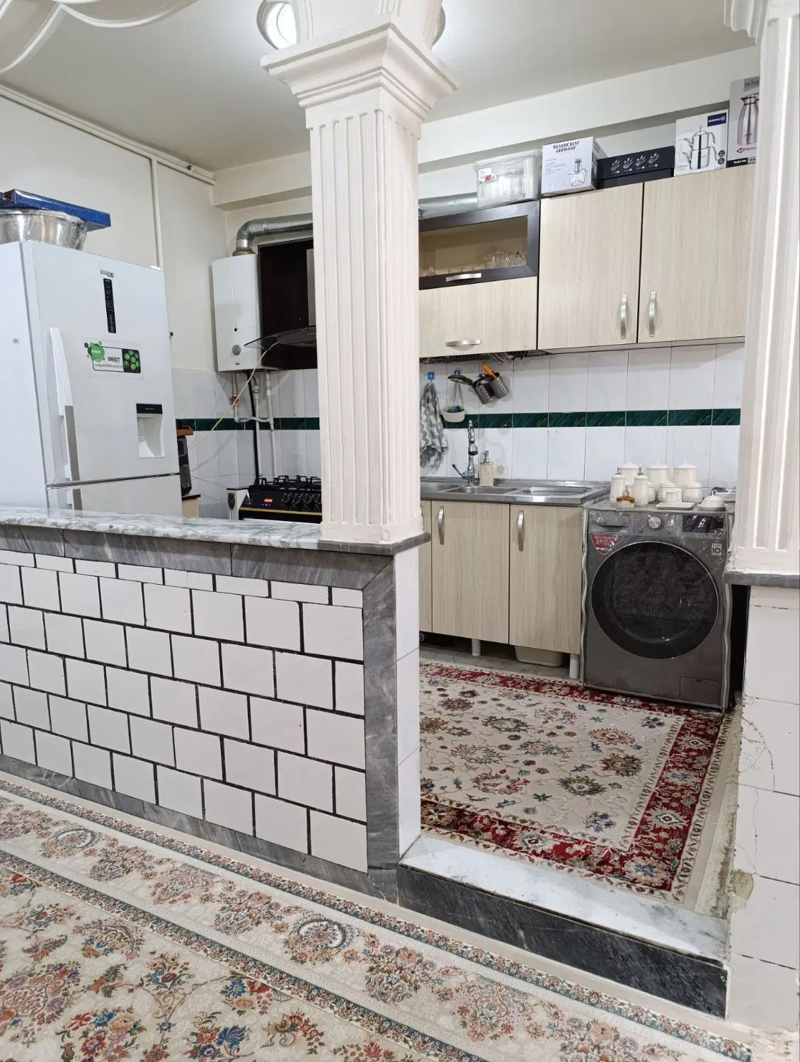 یه طبقه مسکونی اجاره داده میشود