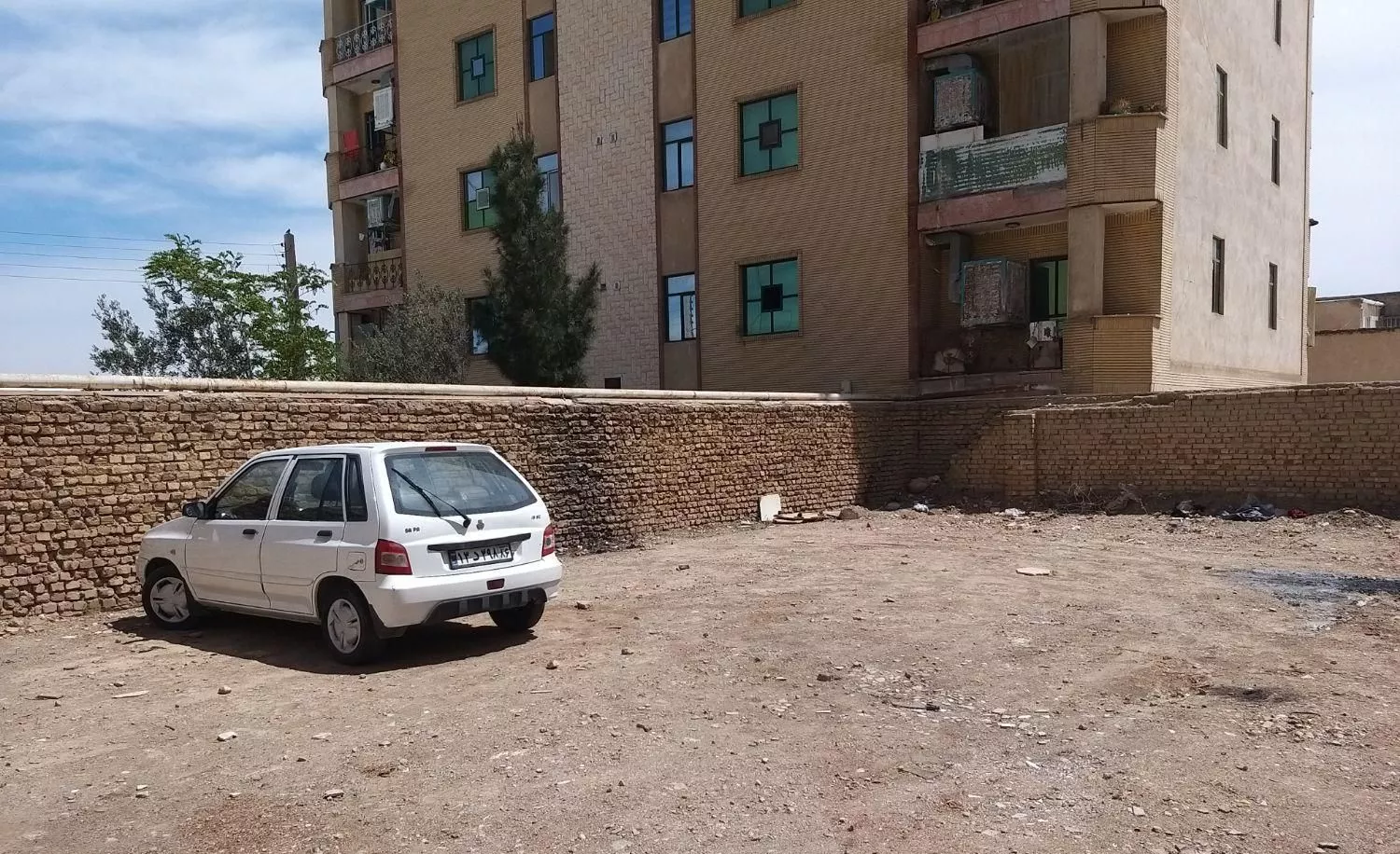 زمین مسکونی