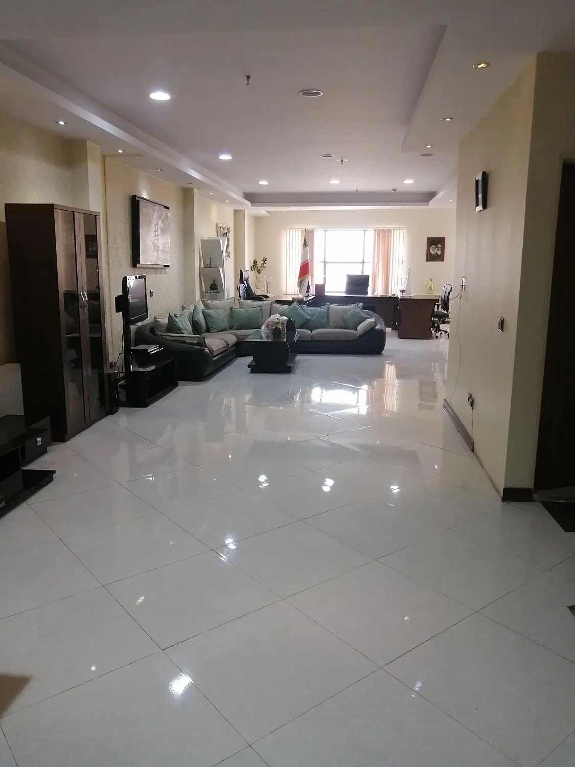 اجاره یک اتاق از واحد اداری
