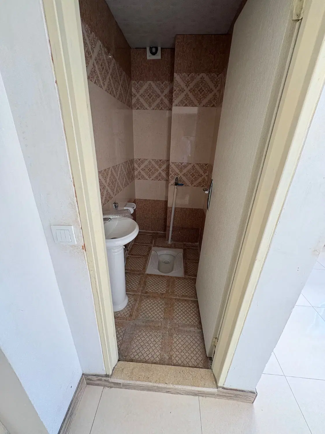 اپارتمان تک واحدی طبقه چهارم