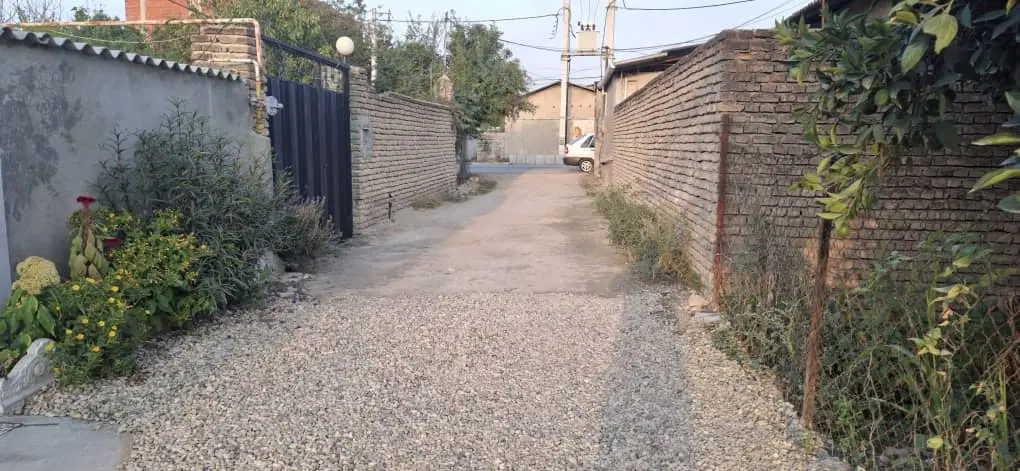 زمین خانه سرا
