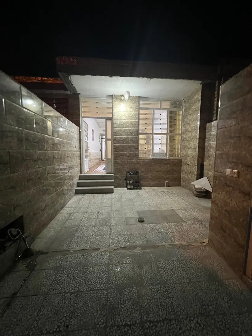 یک خواب دربست حیاط ماشین رو