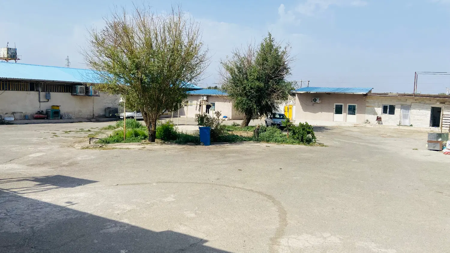سالن ۲۵۰ متری امکانات دار