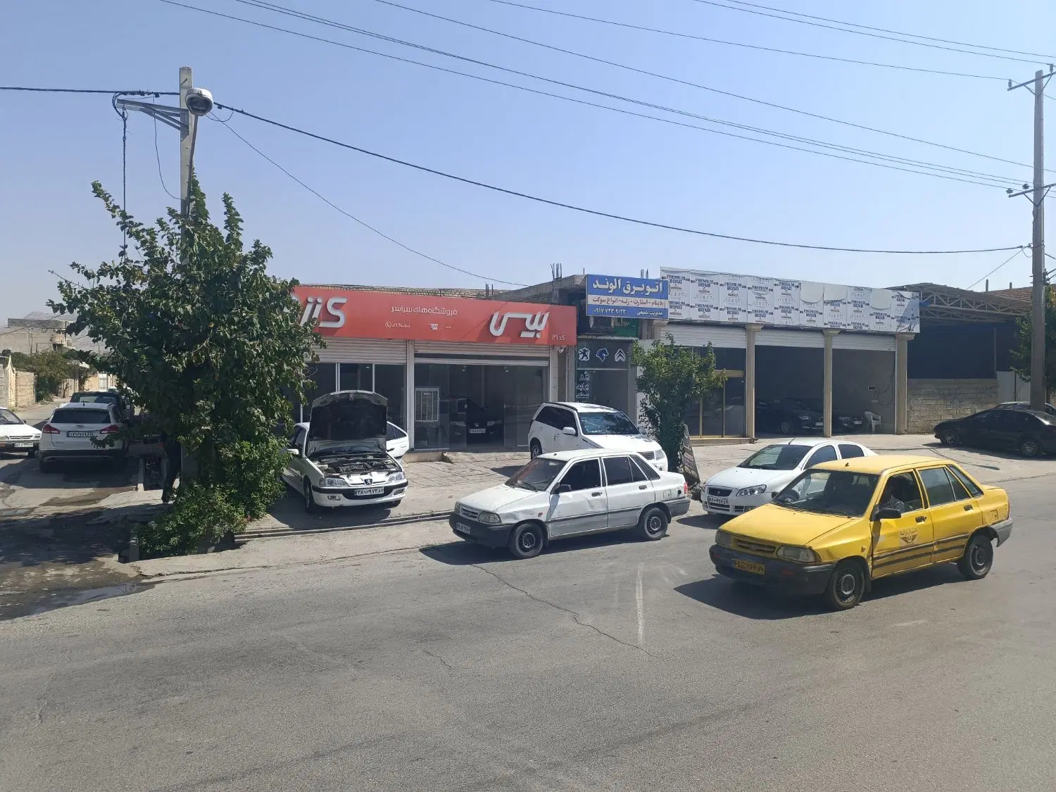 مغازه نمایشگاهی دو نبش بهترین لوکیشن