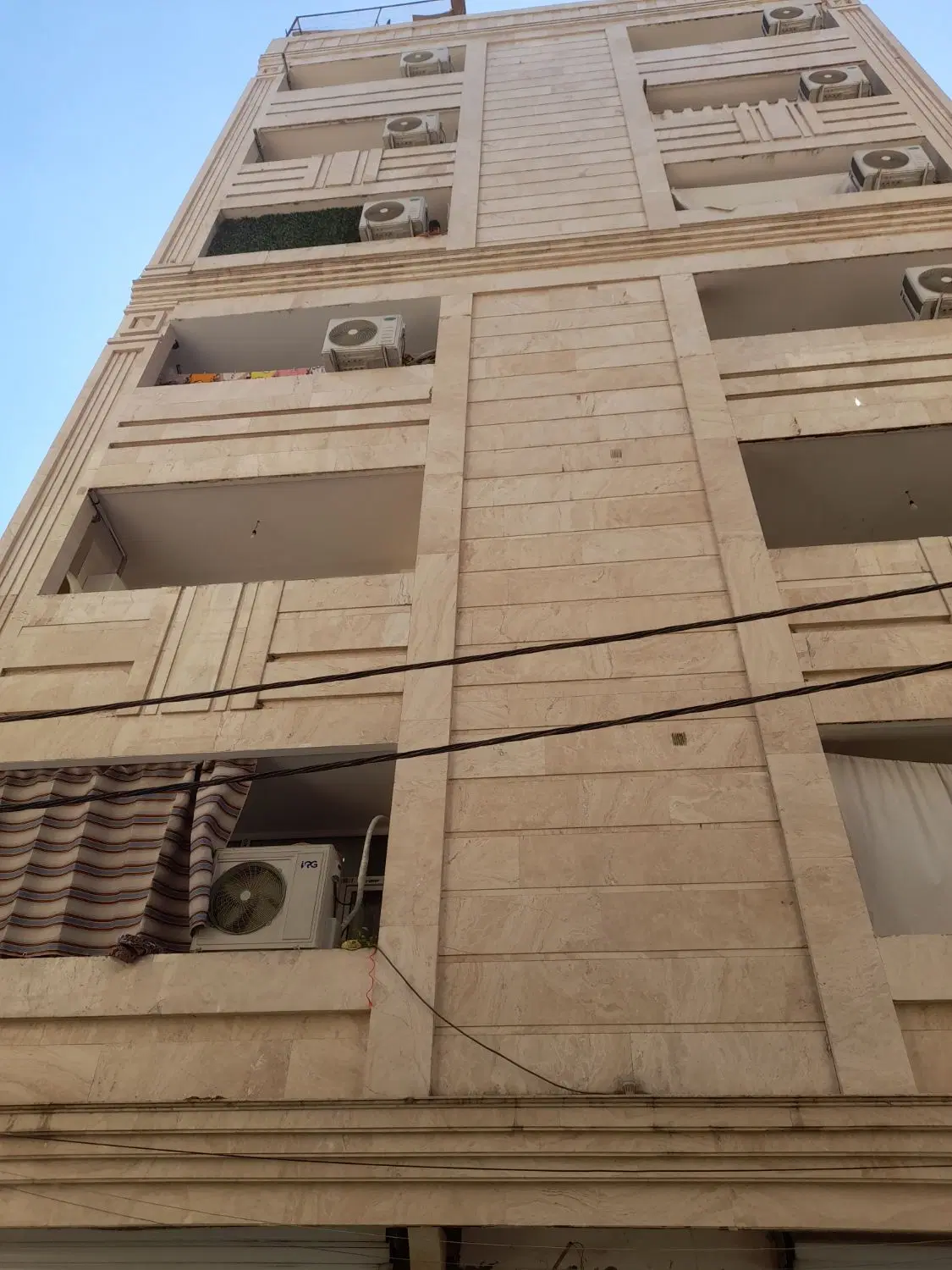 آپارتمان ۱۱۷ متری خوش‌نقشه در شهرک احمدخمینی