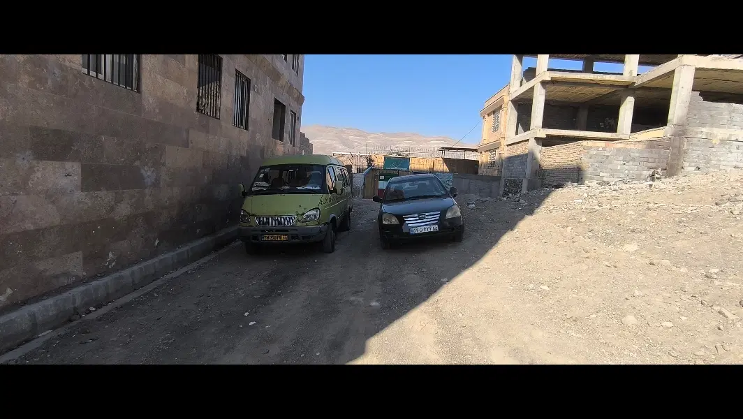 زمین ۳۳۴ متری با جواز ۶ طبقه و سند تک‌برگ