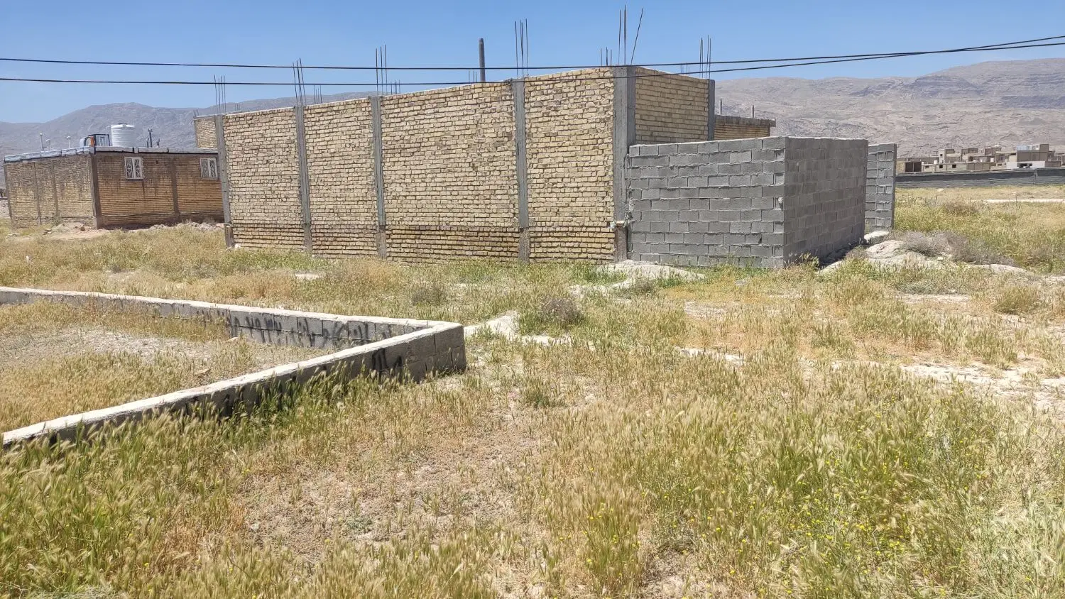 زمین واقع در کرونی