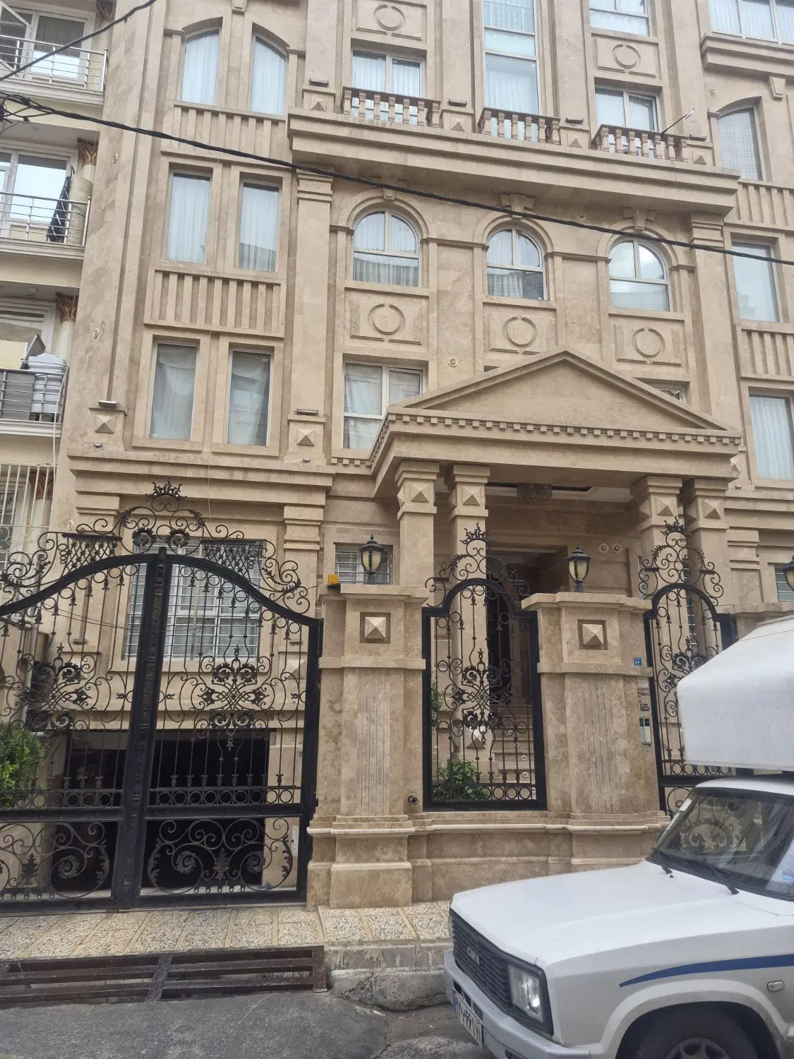ایران زمین ۱۱۰ متر فول امکانات ۵ طبقه دو واحدی