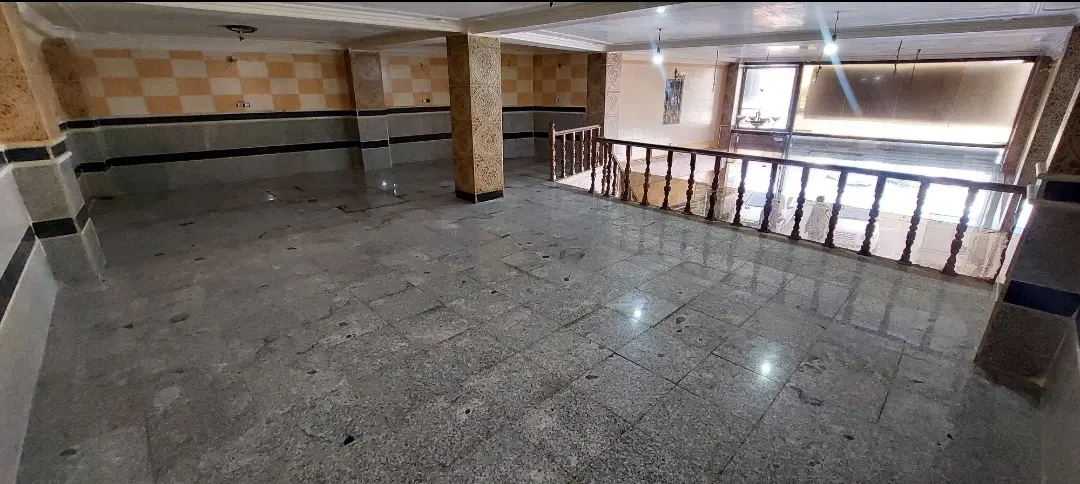 اجاره مغازه ۱۰۲ متر + ۵۶متر  بالکن. دارایی ۳