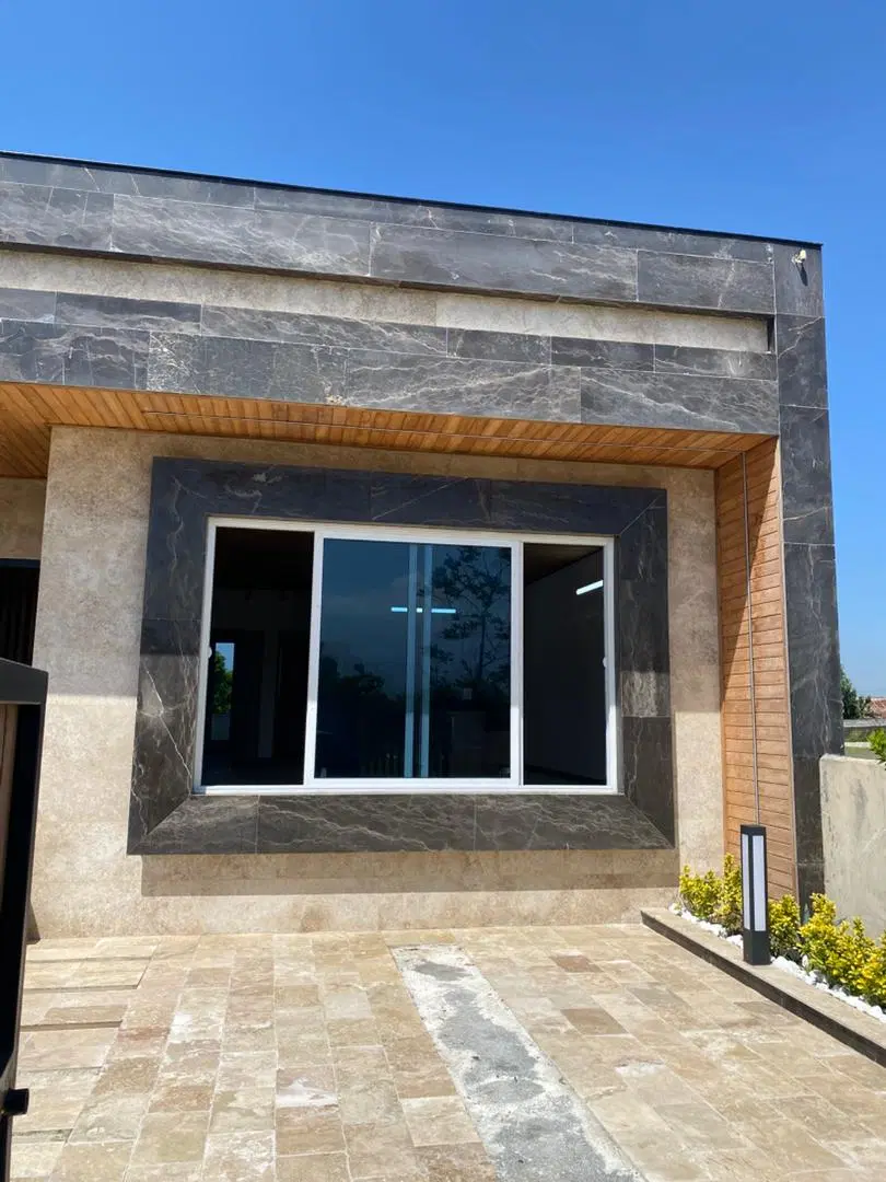 ویلایی زیبا با طراحی مدرن،مناسب برای سکونت دائم