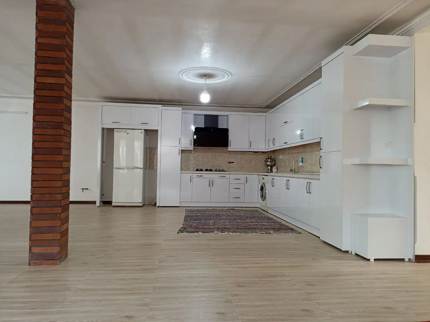 حیاط ویلایی علی ابادی