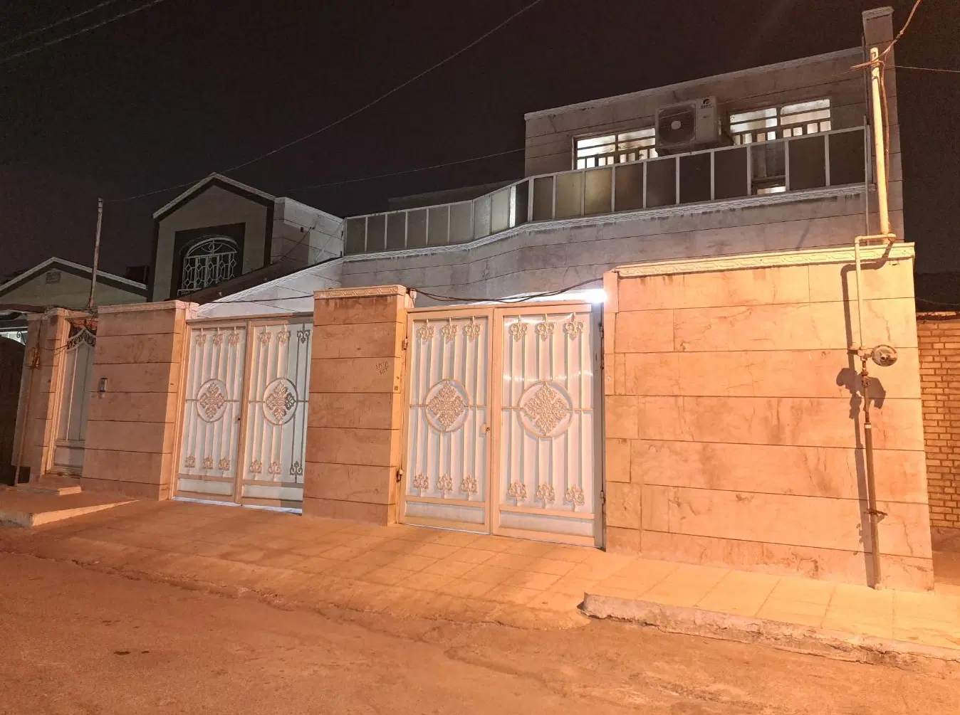 بالای ویلایی پارکینگ دار