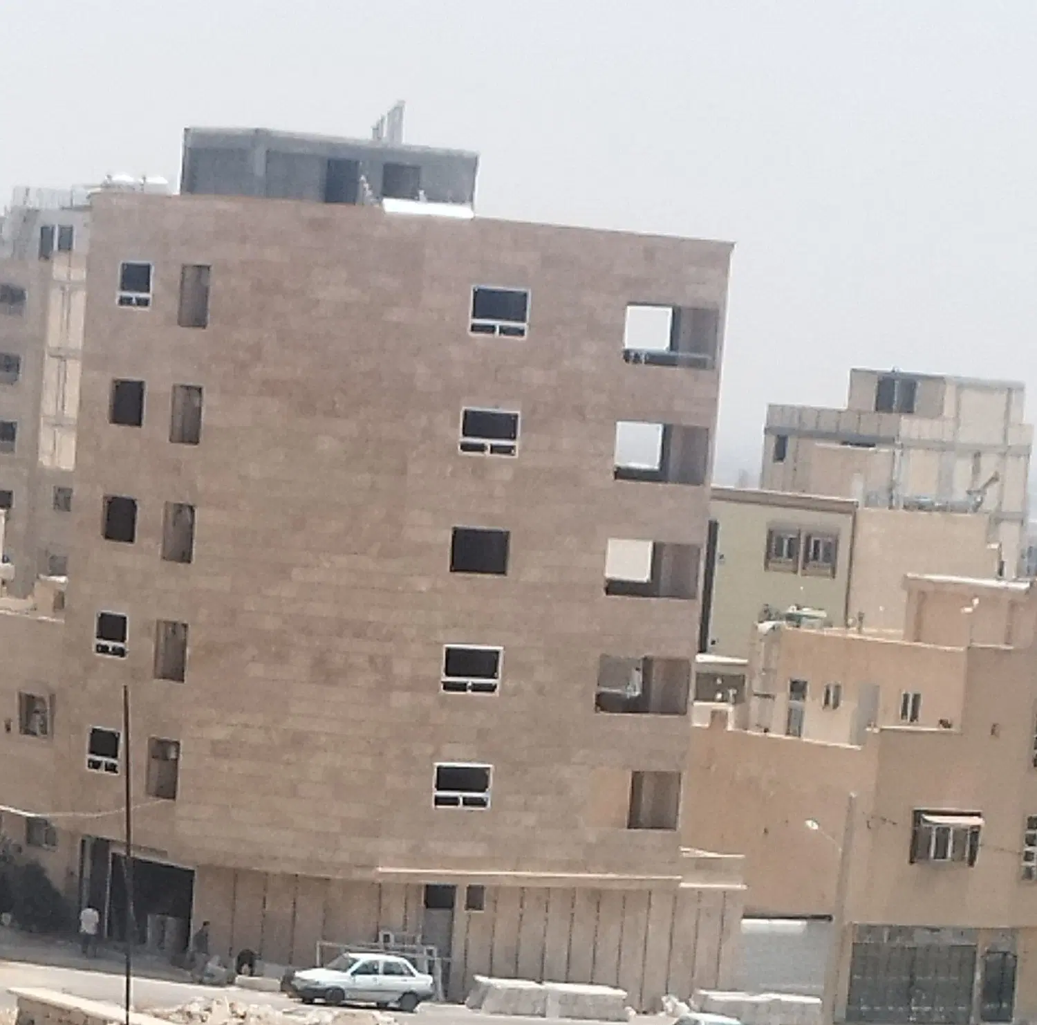 فروش فوری طبقه اول مجتمع آپارتمان
