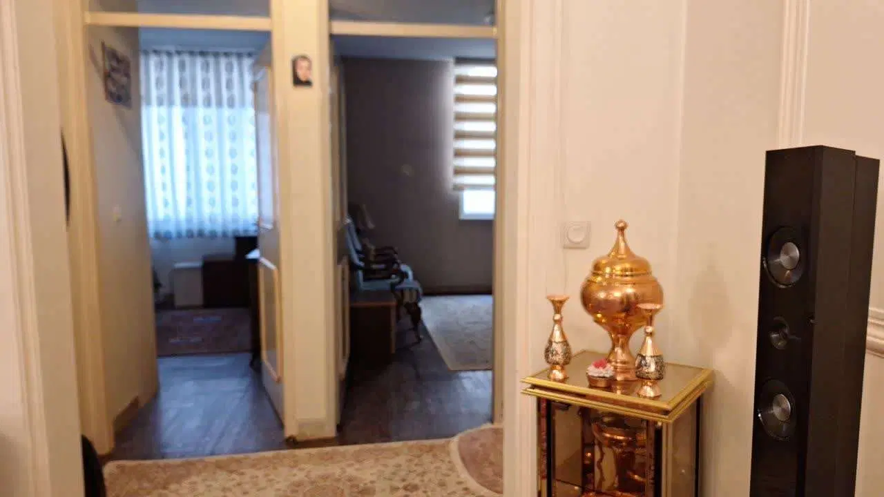 رهن کامل منزل شخصی ۱۸۰ متری سه خوابه