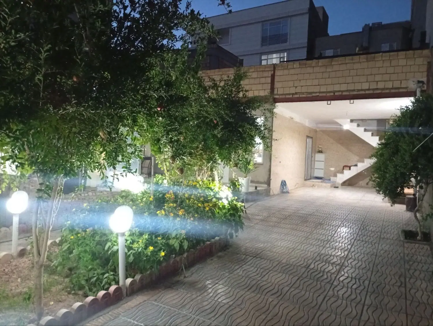منزل ۱۴۲ متری زمین ۲۶۵ متری دو خواب