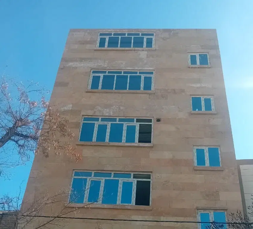 پیش فروش آپارتمان طبقه اول ۱۲۰متر پارکینگ آسانسور