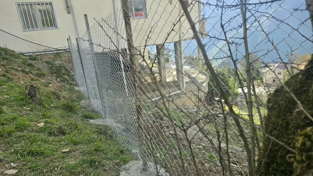 جاده دوهزار برسه ، زمین با پروانه