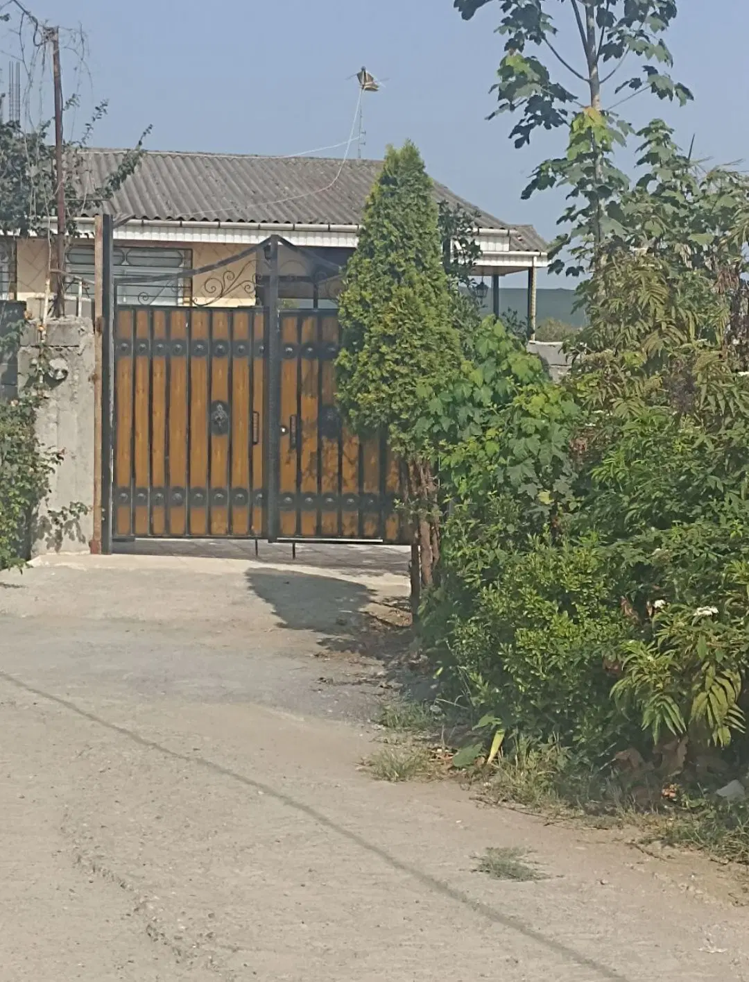 خانه ویلایی عزیز آباد  نزدیک کوه