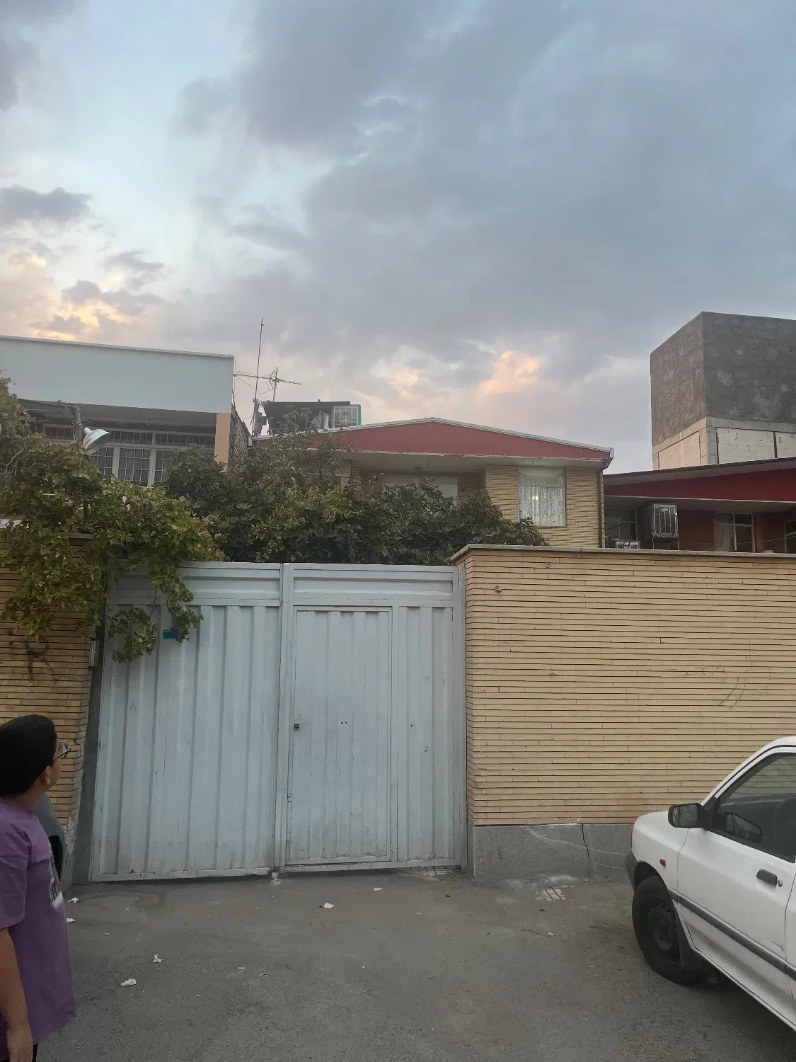 آپارتمان طبقه اول