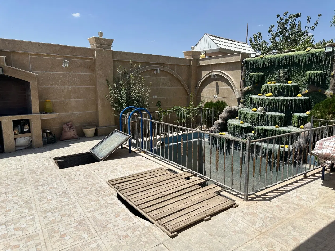 فروش باغ ۶۵۰ متری در قلعه سفید