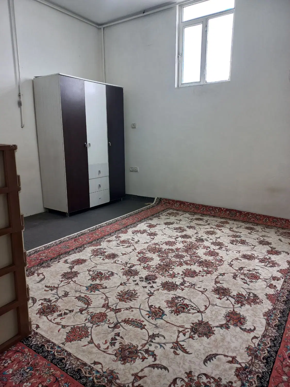 اجاره ۵۲ متری طبقه بالای مغازه